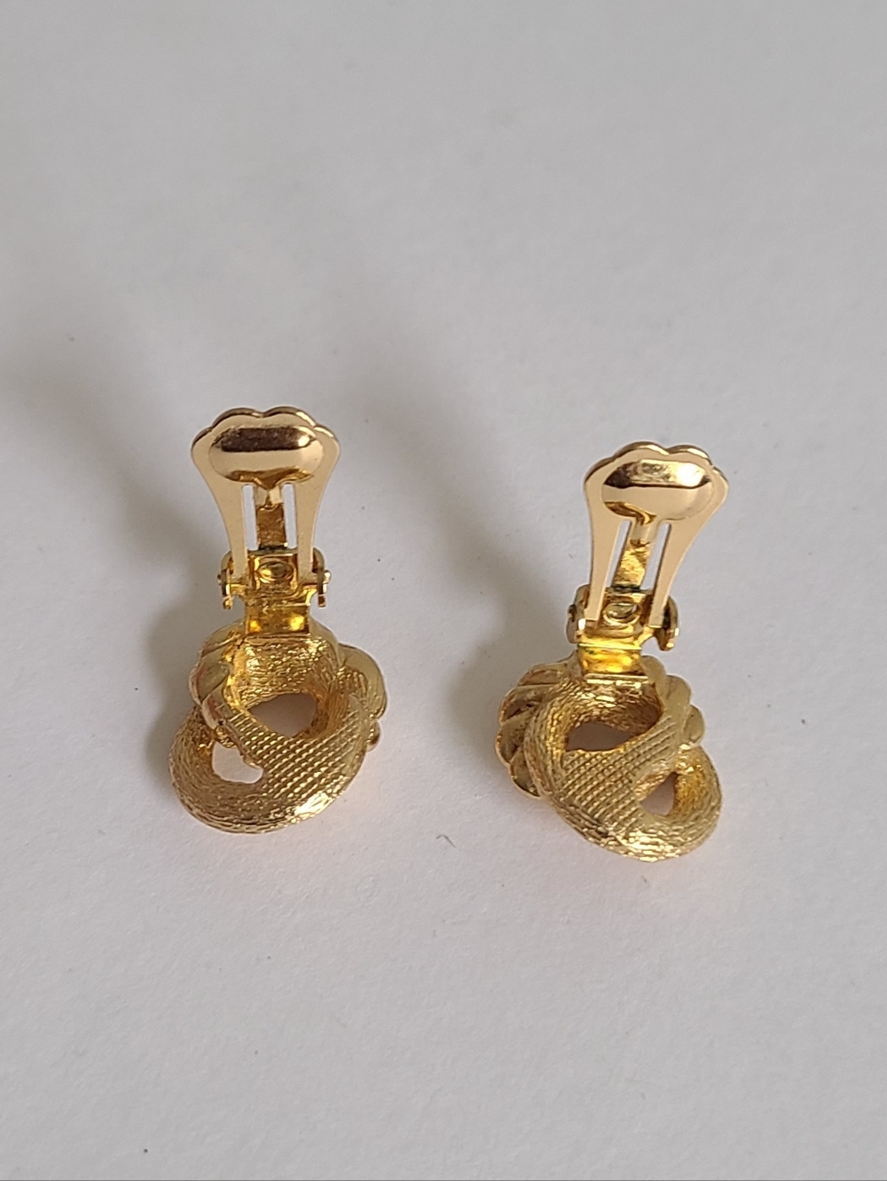 Vintage Christian Dior Luxury Gold Double Circle Rope Knot Chunky Stud Earrings - Picture 5 of 16